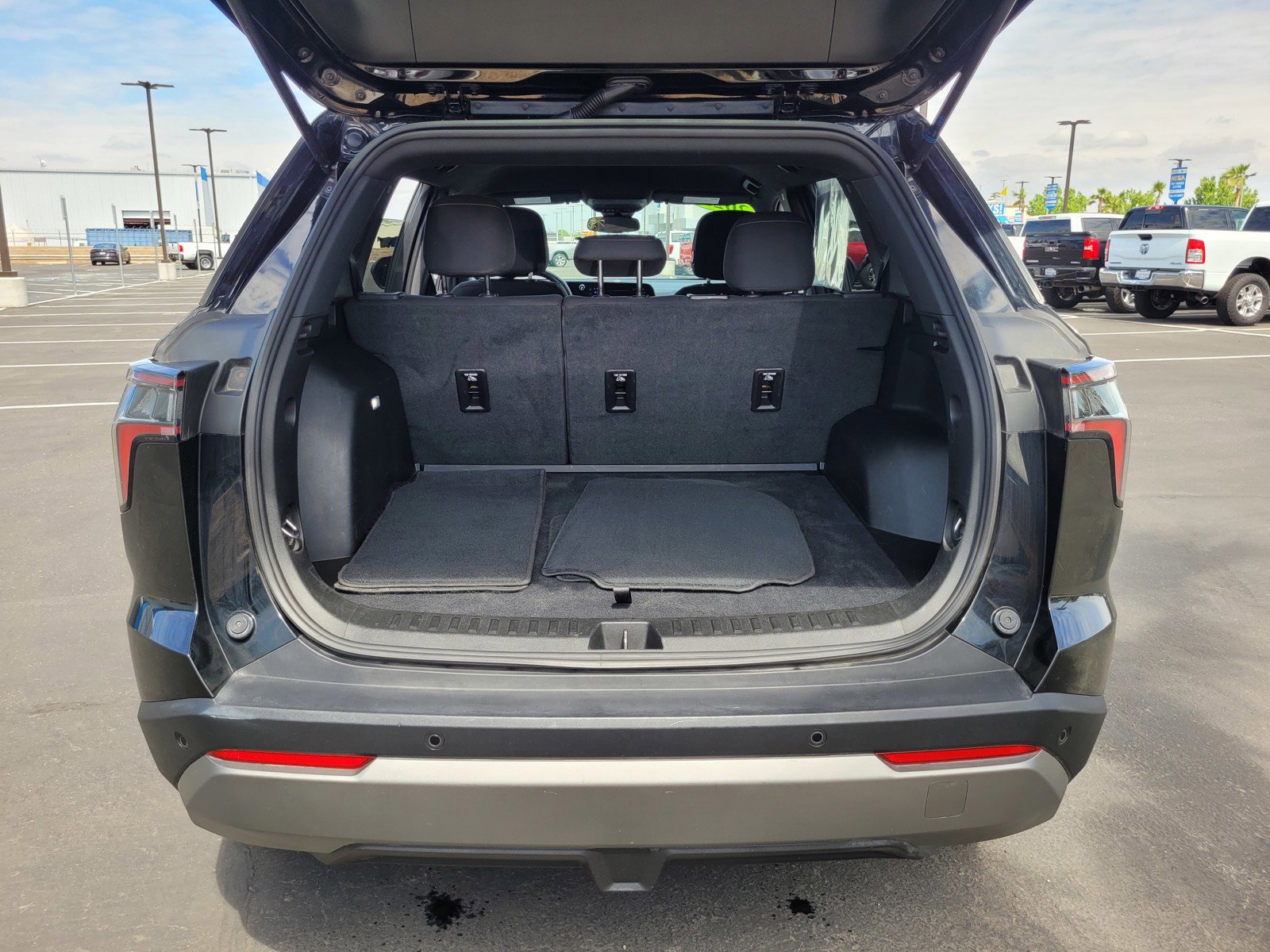 Used 2025 Chevrolet Equinox LT image 27