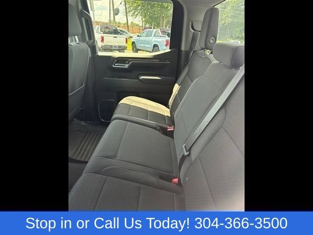 Used 2023 Chevrolet Silverado 1500 LT AWD/4WD image 7