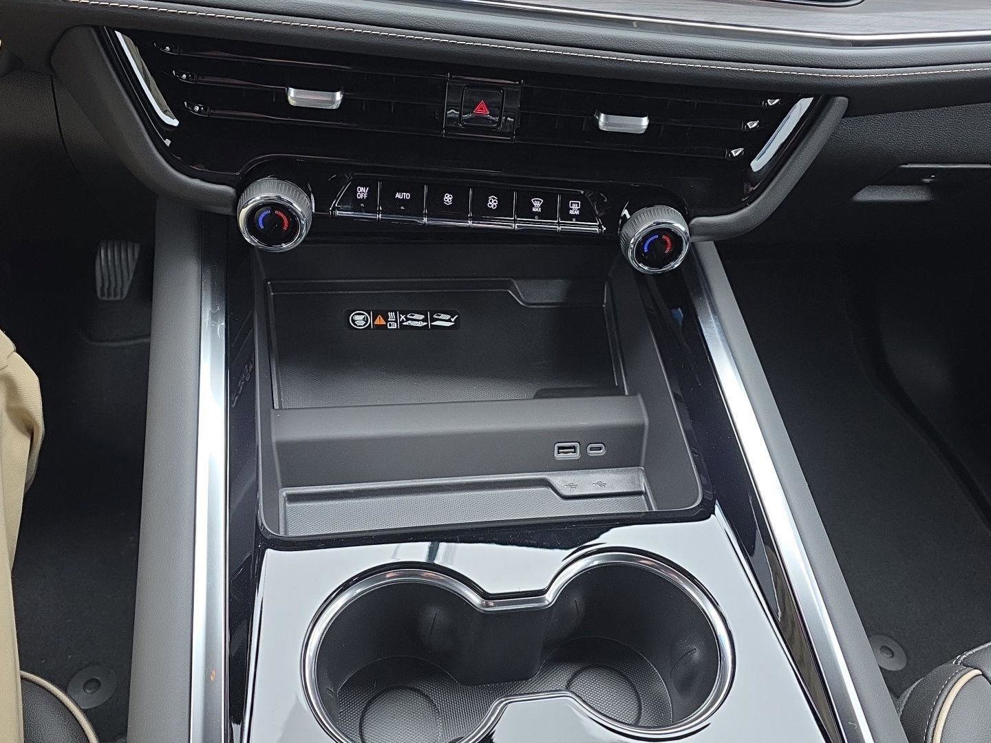 New 2025 Chevrolet Suburban Premier image 17