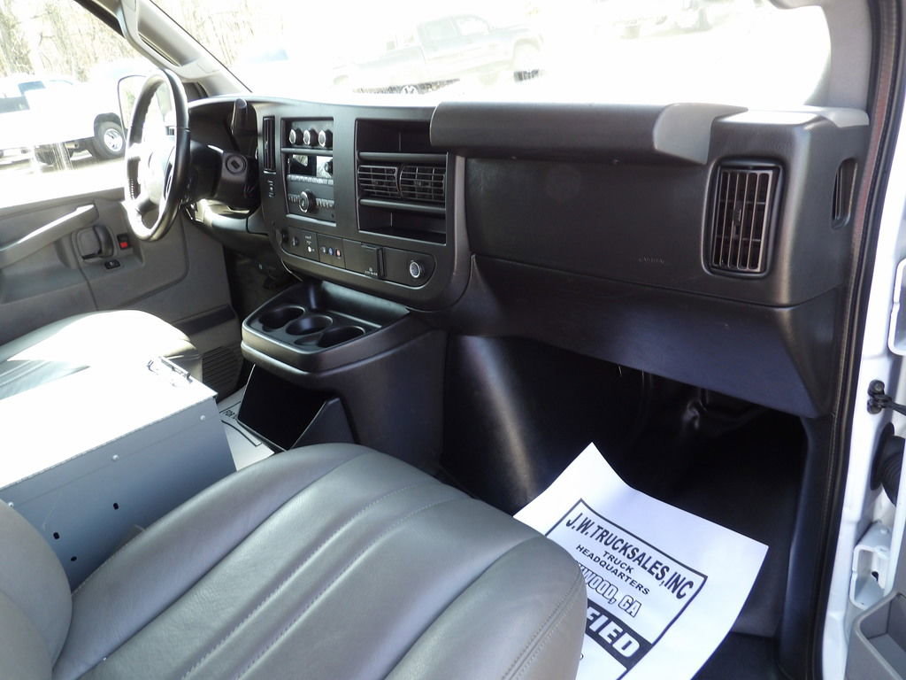 Used 2021 Chevrolet Express 3500 w/ Driver Convenience Package image 36