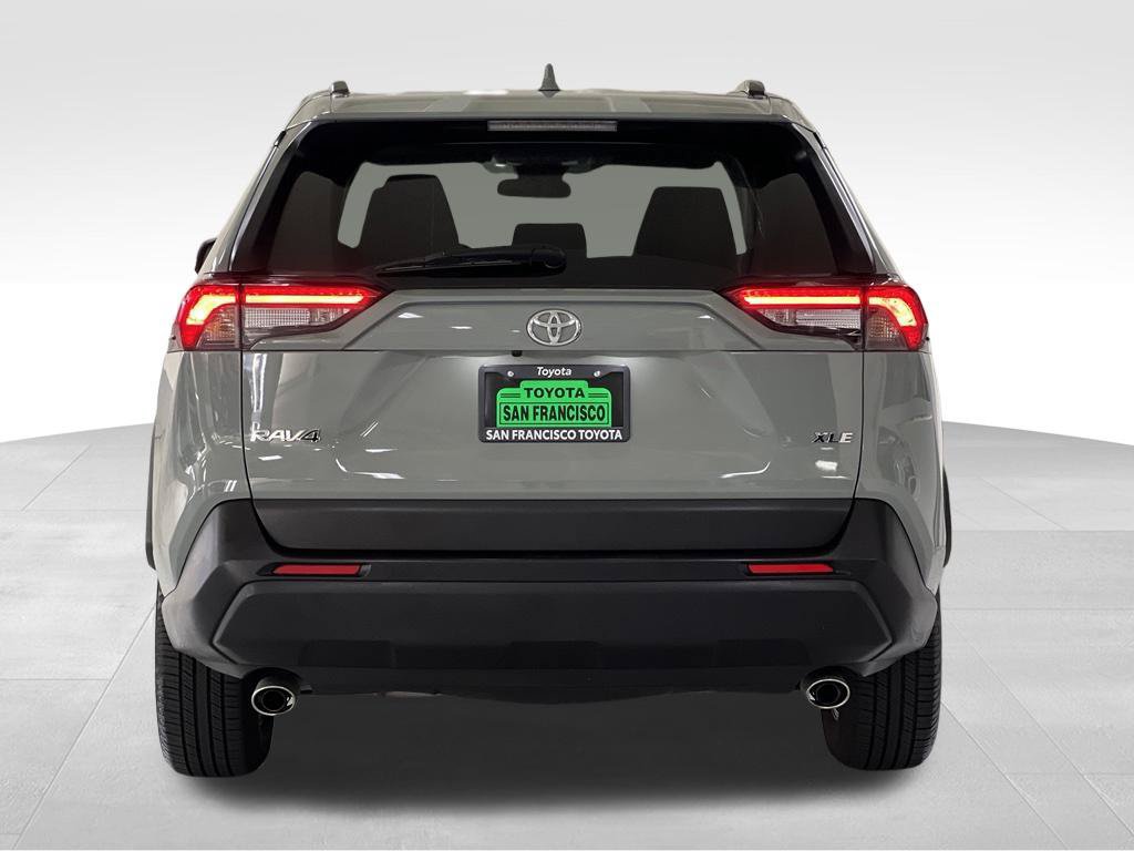 Certified 2022 Toyota RAV4 XLE w/ Convenience Package FWD image 4