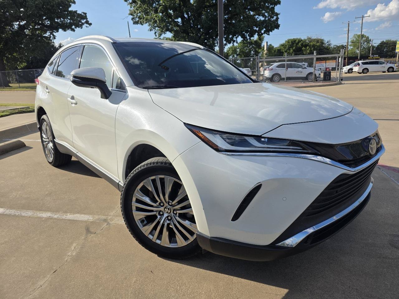 Used 2022 Toyota Venza XLE AWD/4WD image 27