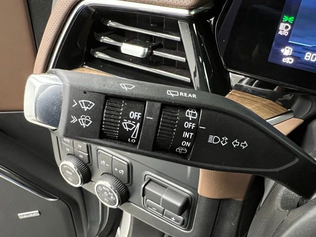 Used 2025 Chevrolet Tahoe High Country AWD/4WD image 31