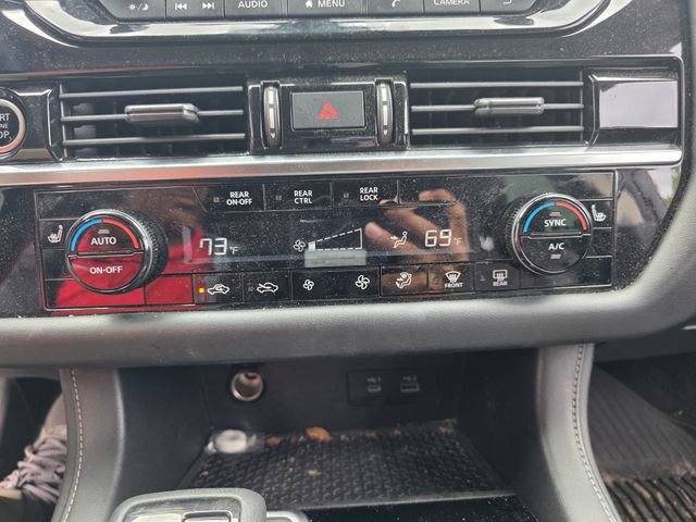 Used 2022 Nissan Pathfinder SV AWD/4WD image 6