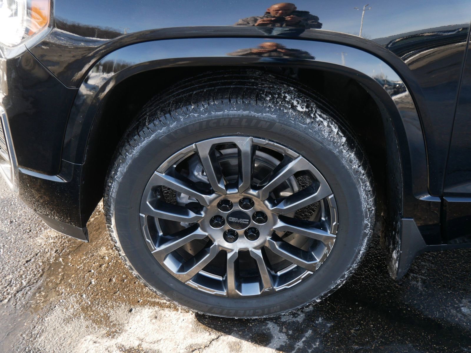 Used 2023 GMC Acadia Denali w/ Black Diamond Edition image 7