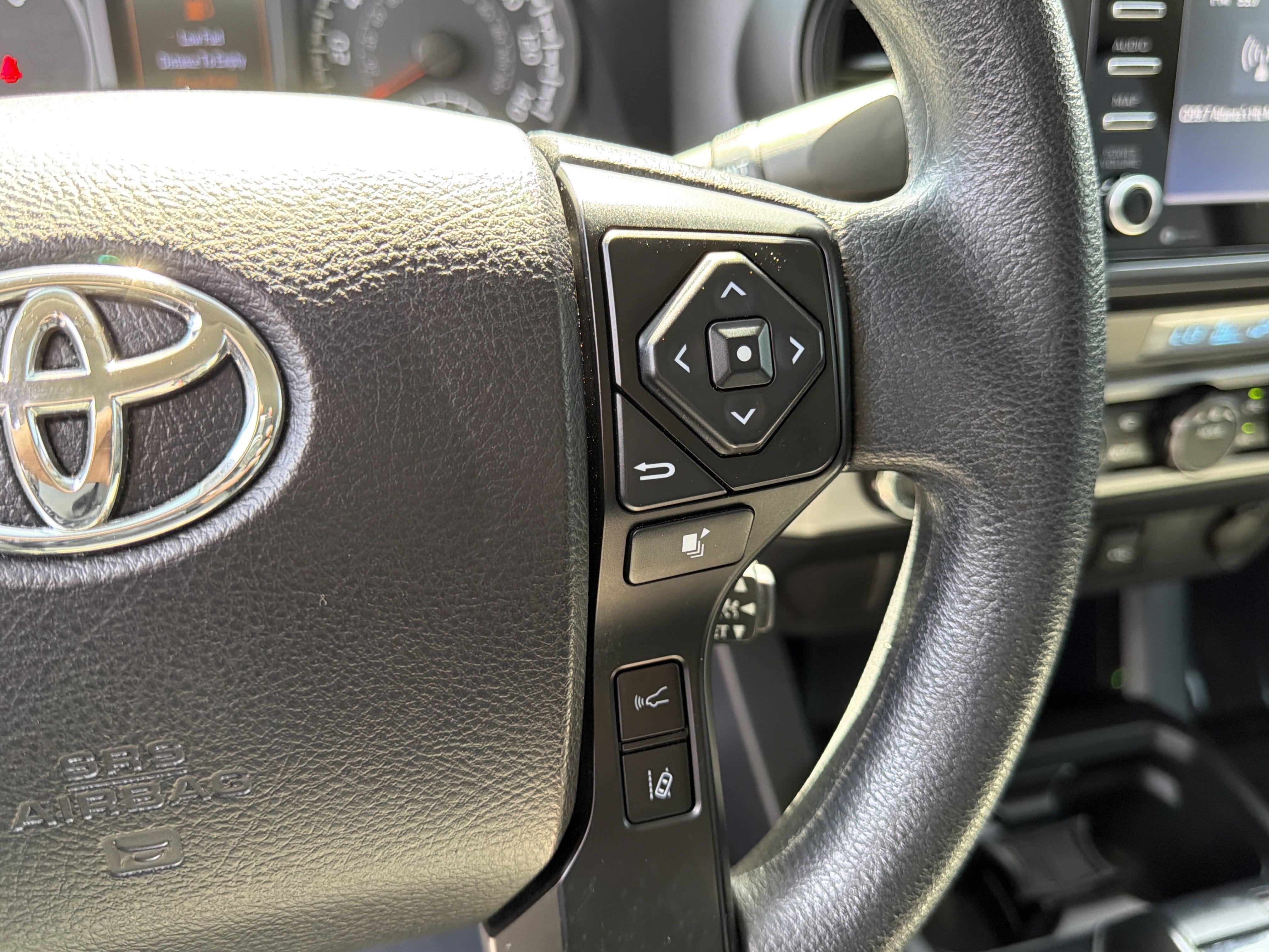 Used 2021 Toyota Tacoma SR AWD/4WD image 25
