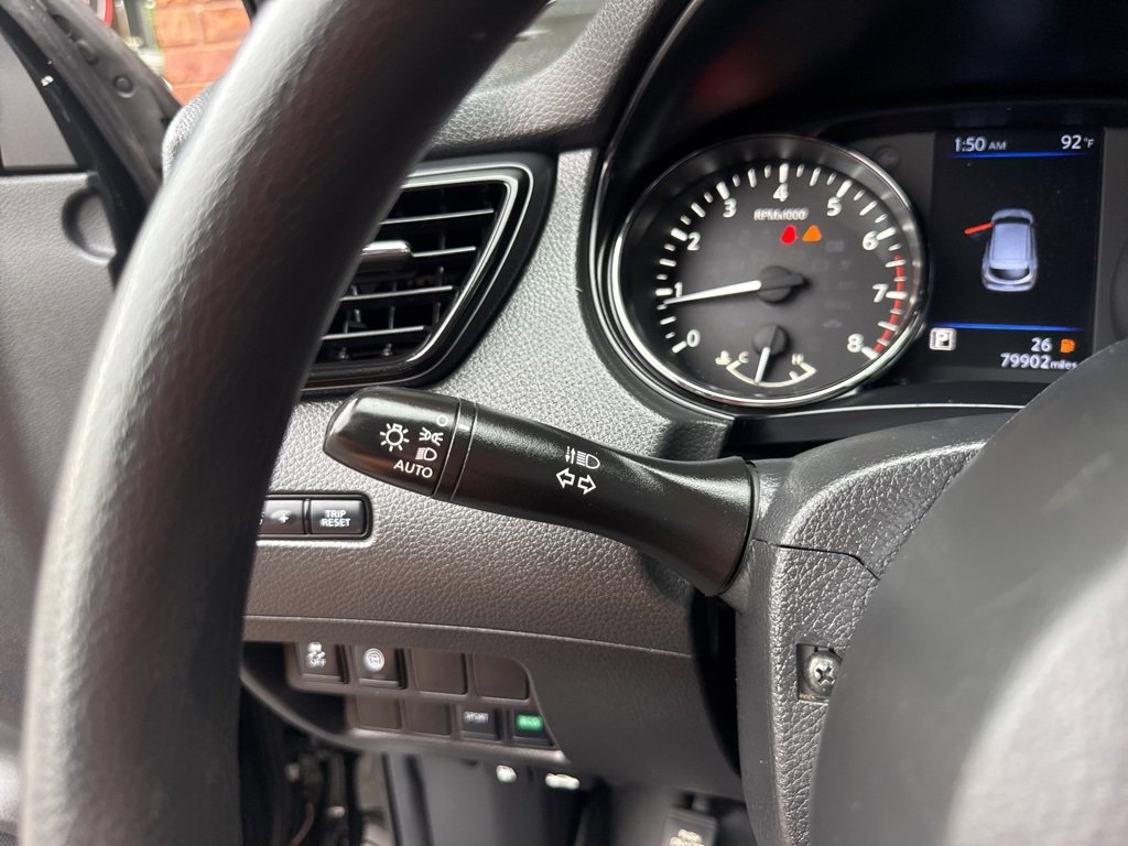 Used 2021 Nissan Rogue Sport S image 28