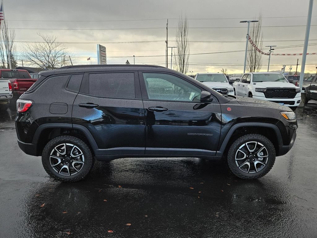 Used 2026 Jeep Compass Trailhawk AWD/4WD image 7
