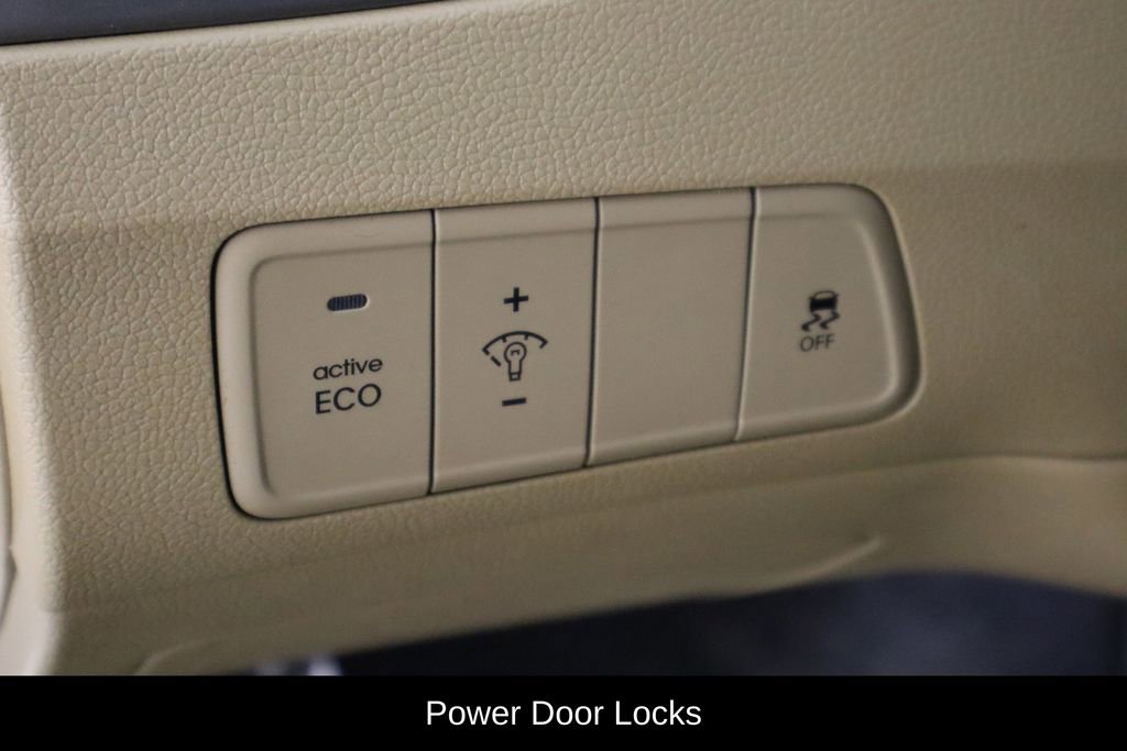 Used 2013 Hyundai Elantra GLS image 16