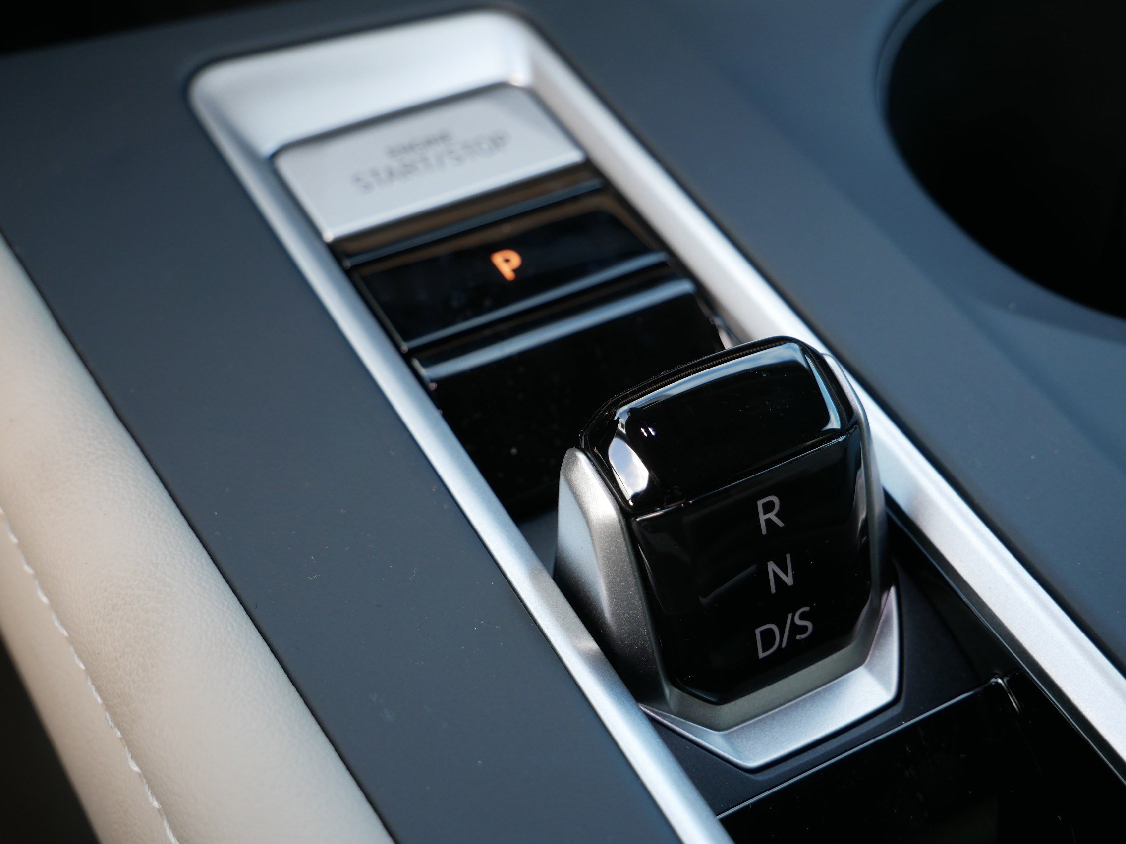 New 2026 Volkswagen Atlas SE image 9