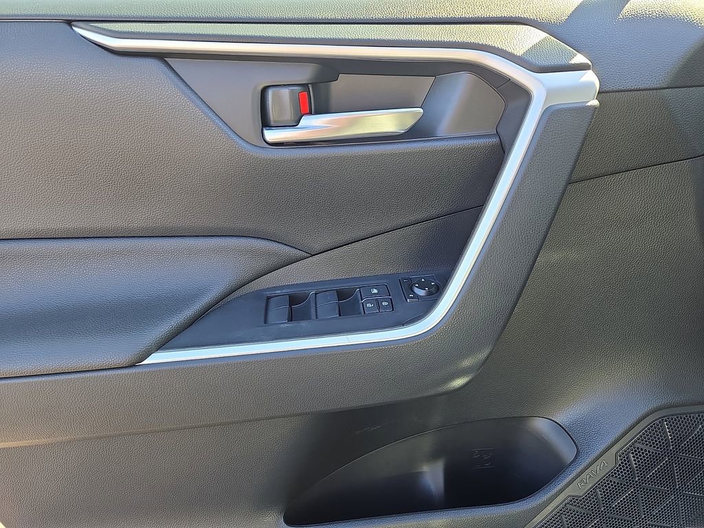 Used 2019 Toyota RAV4 XLE w/ Convenience Package AWD/4WD image 12