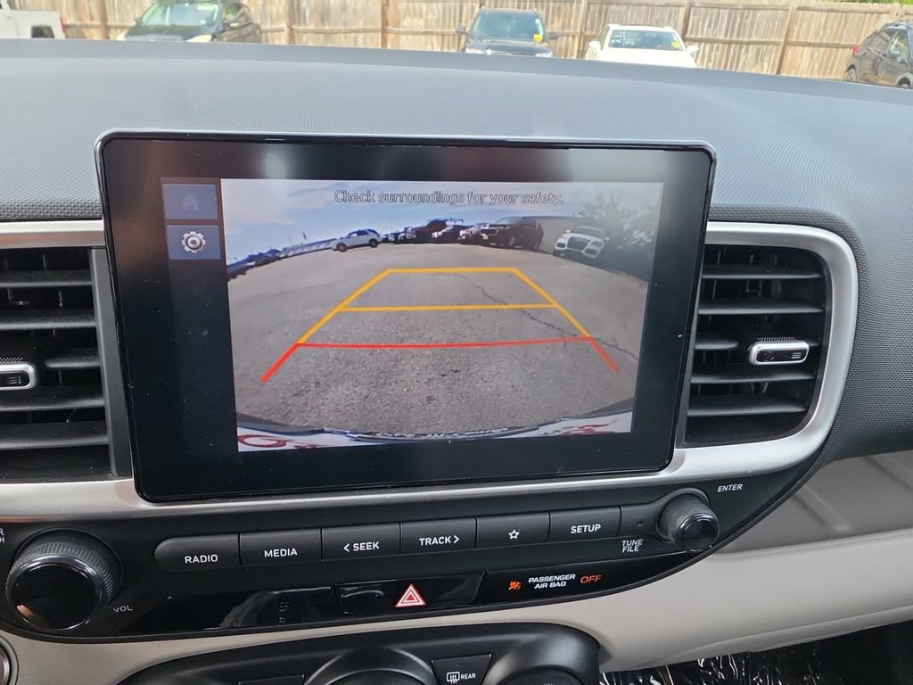 Certified 2024 Hyundai Venue SEL FWD image 21