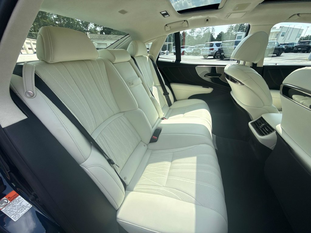 Used 2022 Lexus LS 500 w/ Interior Upgrade Package RWD image 29