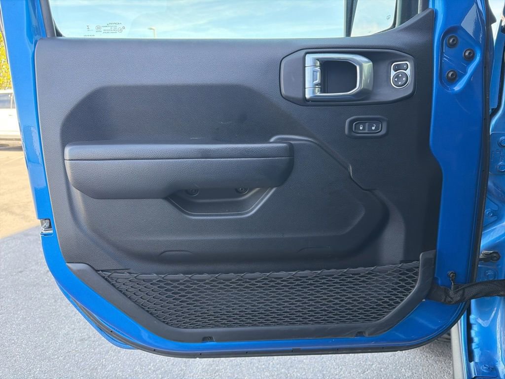 Certified 2023 Jeep Wrangler Unlimited w/ Cold Weather Group image 6