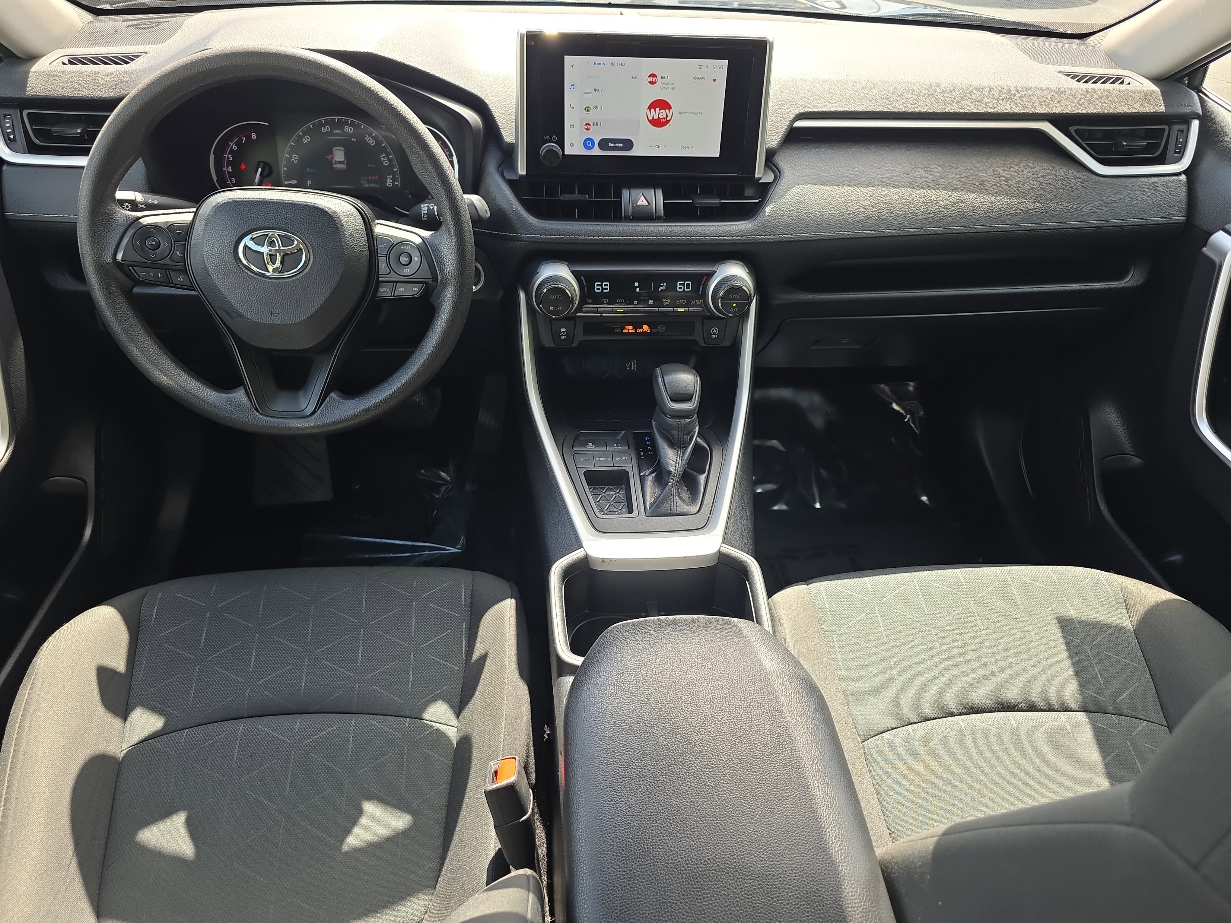 Used 2024 Toyota RAV4 XLE FWD image 19