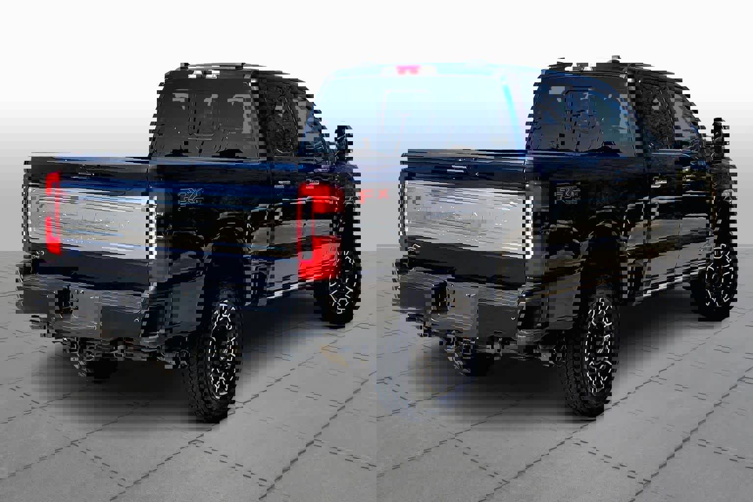 Used 2023 Ford F350 Platinum image 13