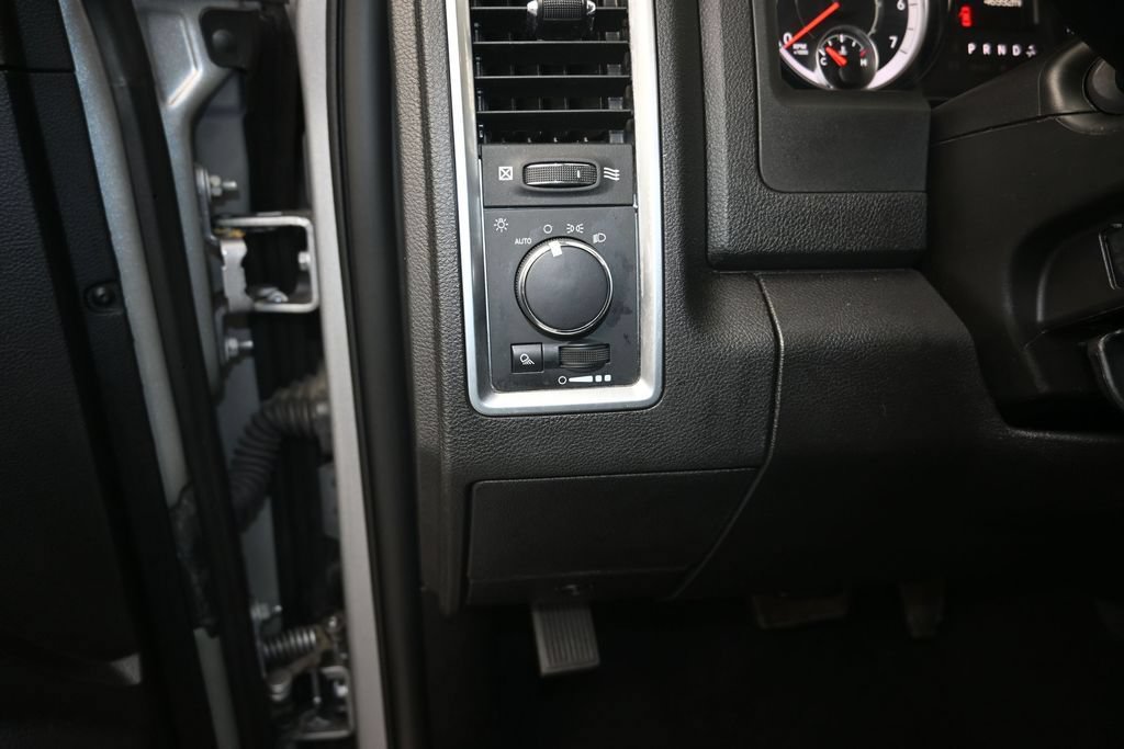 Used 2024 RAM 1500 Classic Warlock RWD image 12