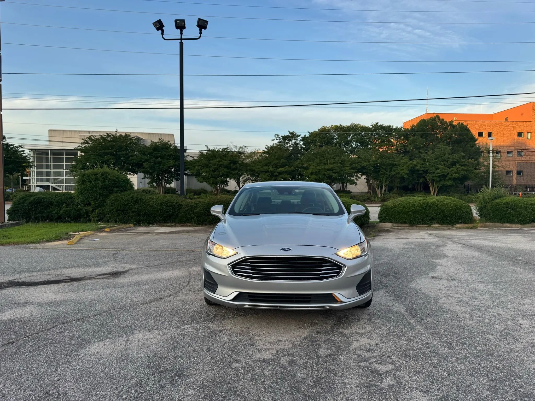 Used 2019 Ford Fusion SE FWD image 8