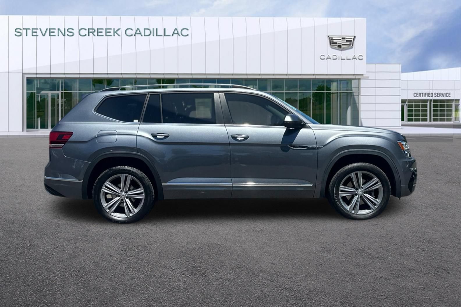 Used 2018 Volkswagen Atlas SEL AWD/4WD image 2