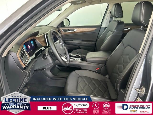Used 2025 Volkswagen Atlas SE image 16