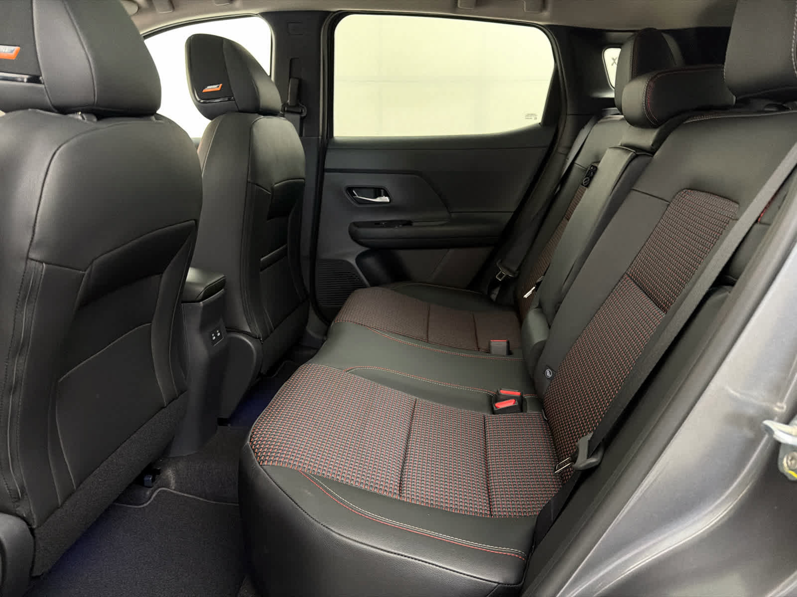 New 2026 Nissan Kicks SR w/ SR Premium Package FWD image 16