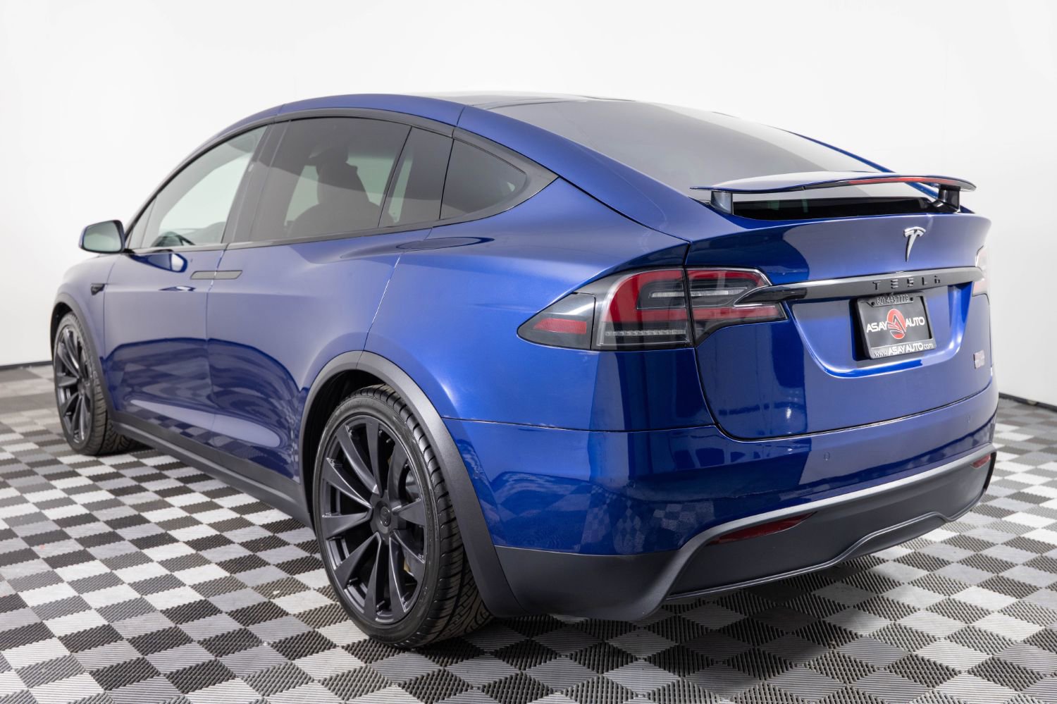 Used 2023 Tesla Model X Plaid AWD/4WD image 4