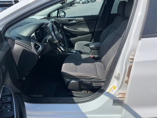 Used 2019 Chevrolet Cruze LS FWD image 15