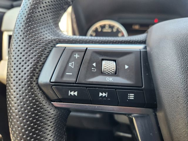 Used 2025 Mitsubishi Outlander SE image 28