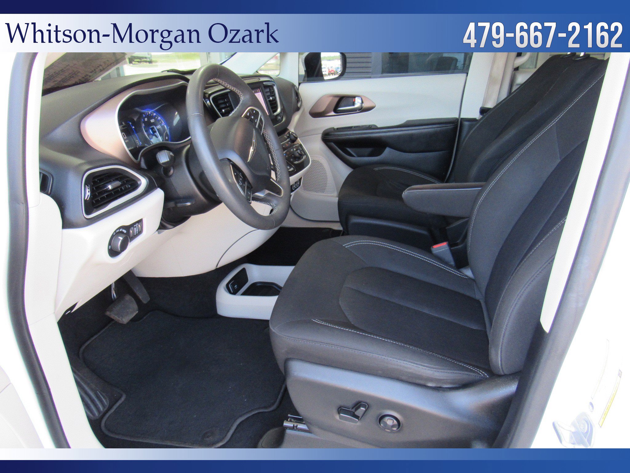 Used 2022 Chrysler Voyager LX FWD image 23