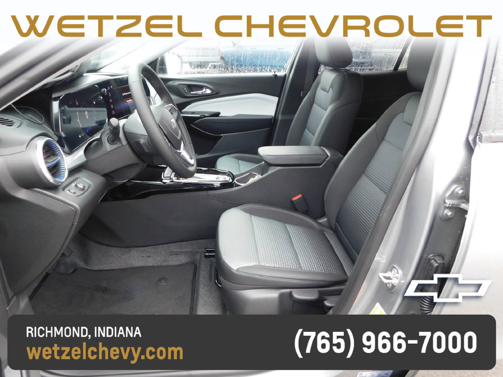 New 2026 Chevrolet Trax LT w/ Midnight Edition FWD image 12