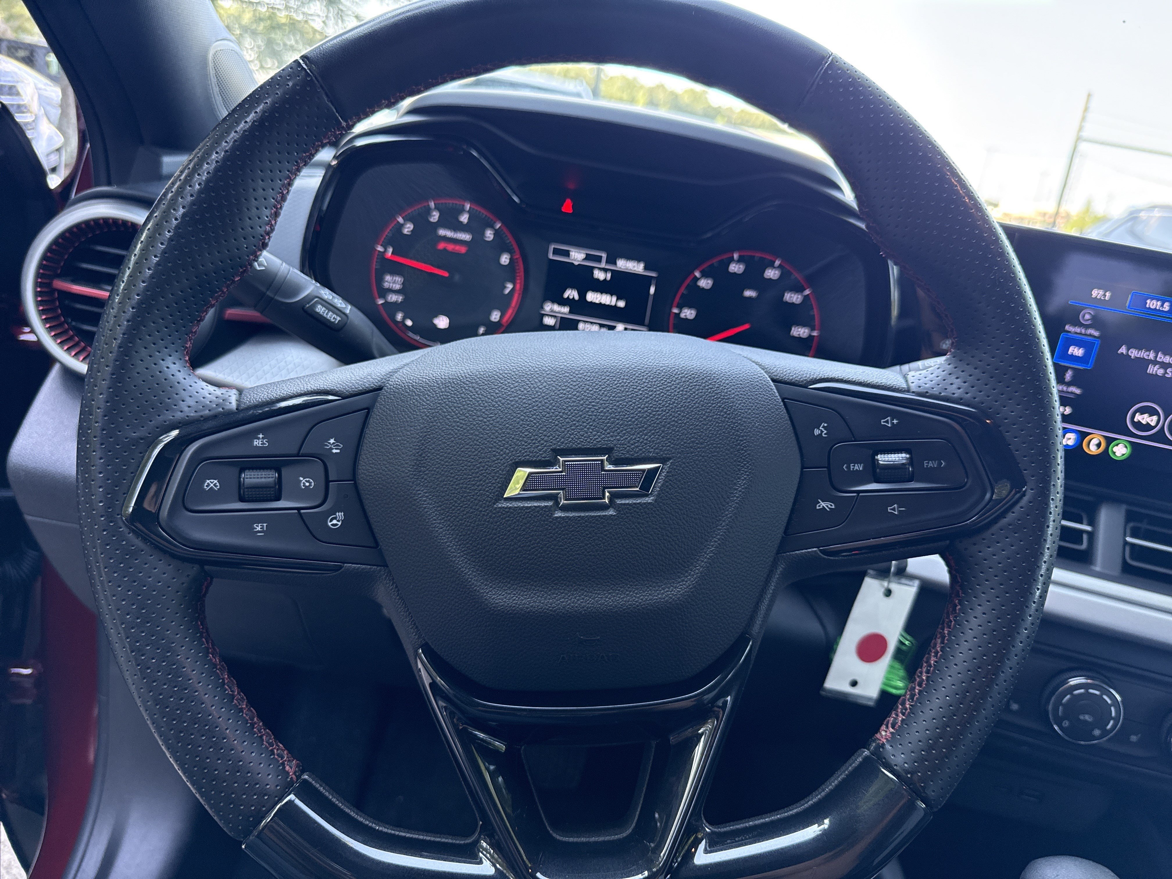 Used 2024 Chevrolet Trax RS w/ Driver Confidence Package FWD image 23