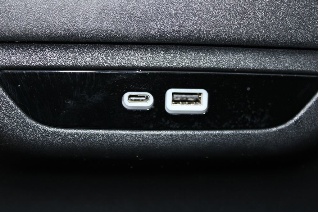 Used 2024 Chrysler Pacifica Touring-L image 24