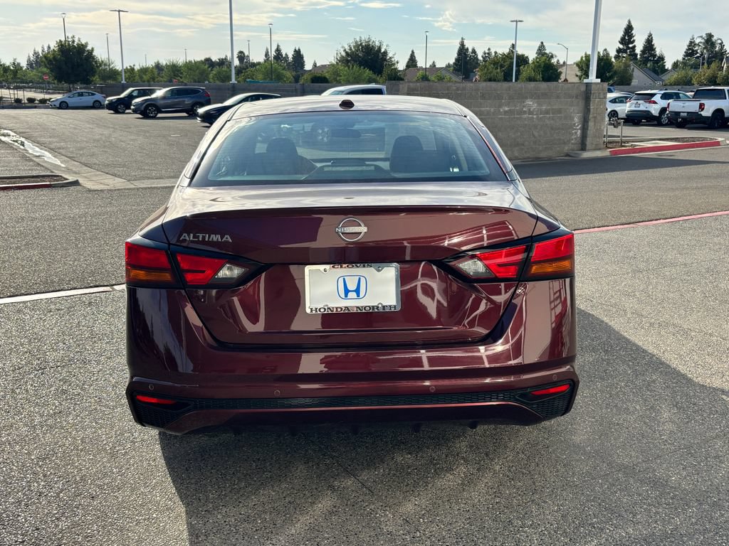 Used 2025 Nissan Altima 2.5 SV FWD image 6