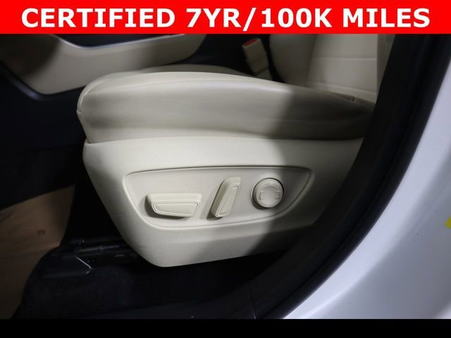 Used 2023 Toyota Highlander XLE FWD image 19
