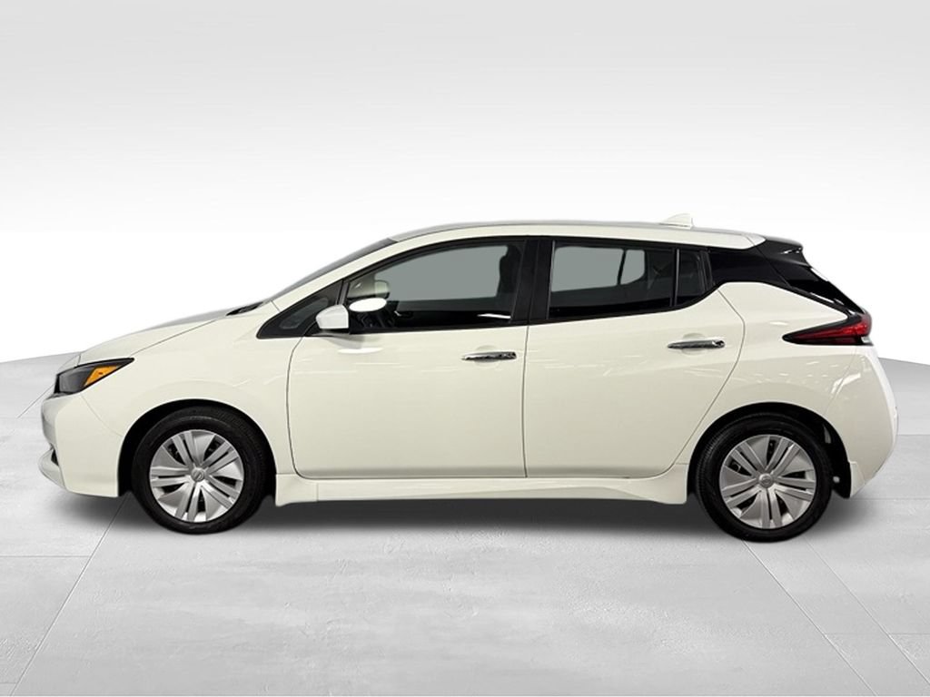 Used 2025 Nissan Leaf S FWD image 9