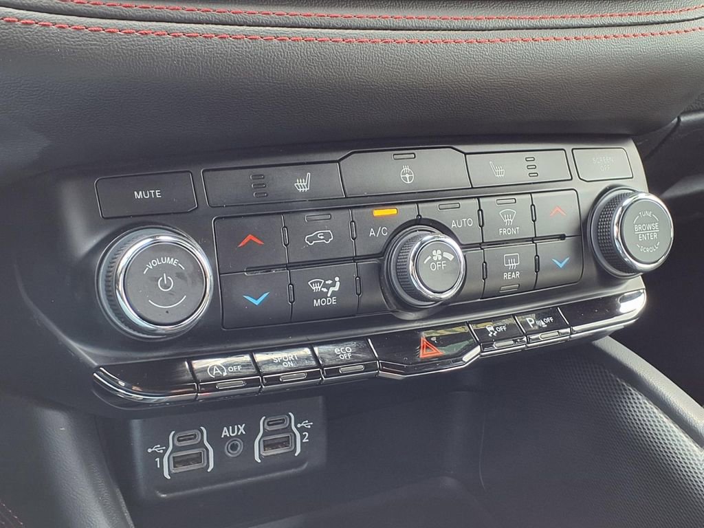 Used 2025 Dodge Durango GT image 24