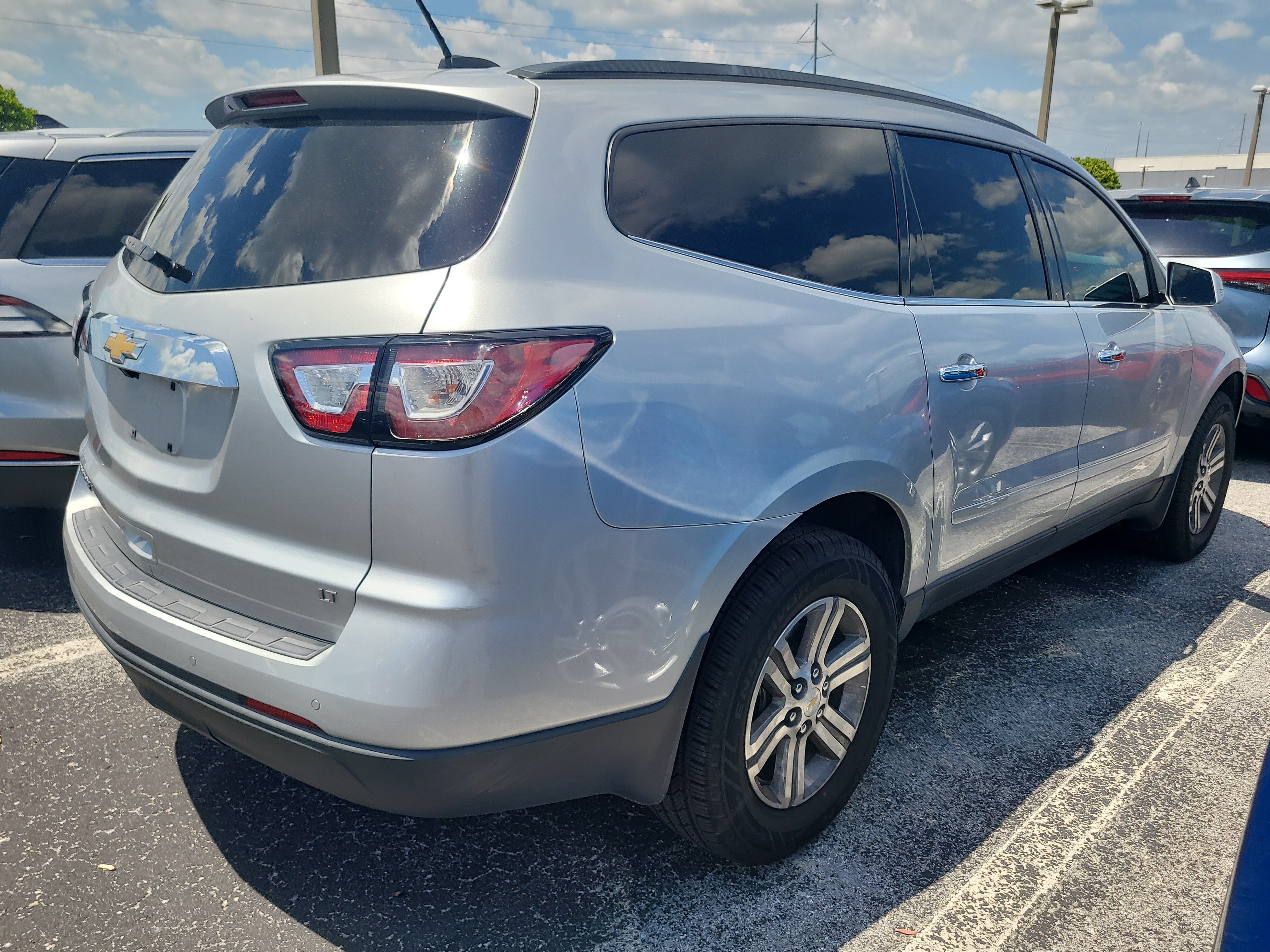Used 2017 Chevrolet Traverse LT FWD image 7
