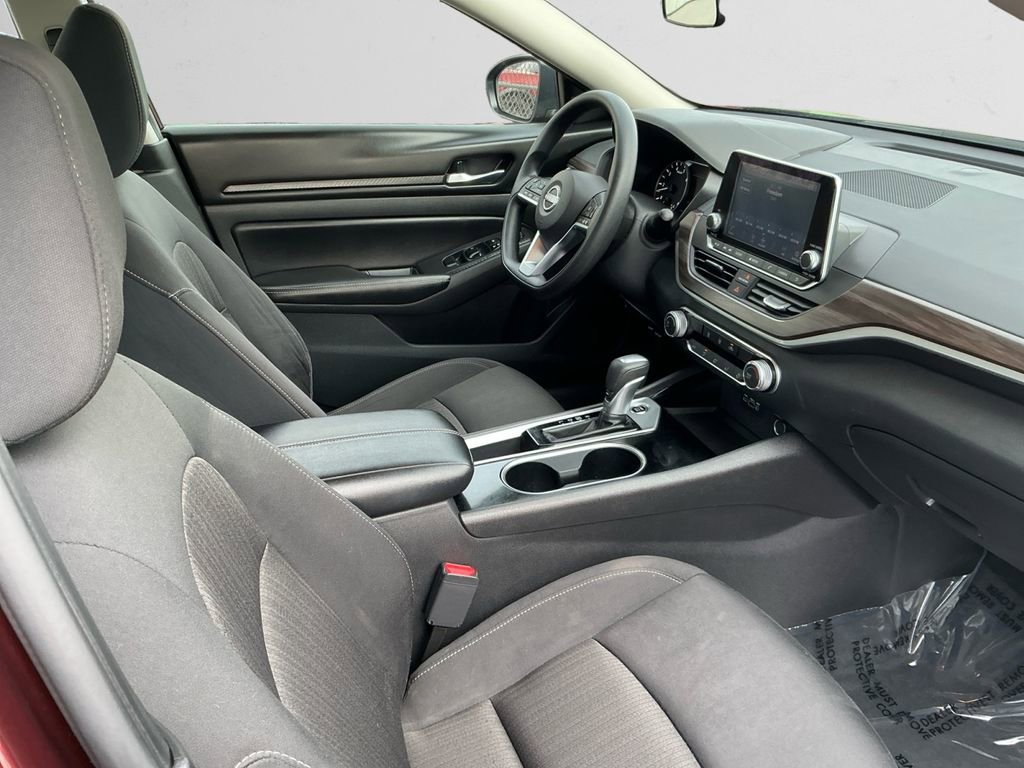 Used 2024 Nissan Altima 2.5 SV image 15