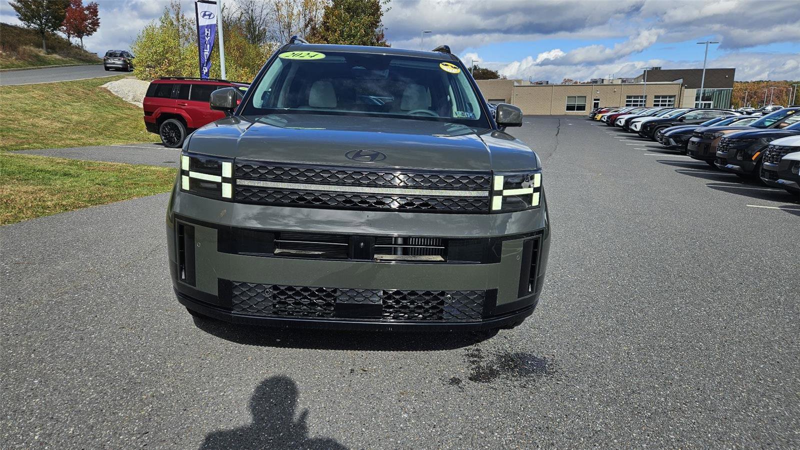 Used 2024 Hyundai Santa Fe Calligraphy image 2