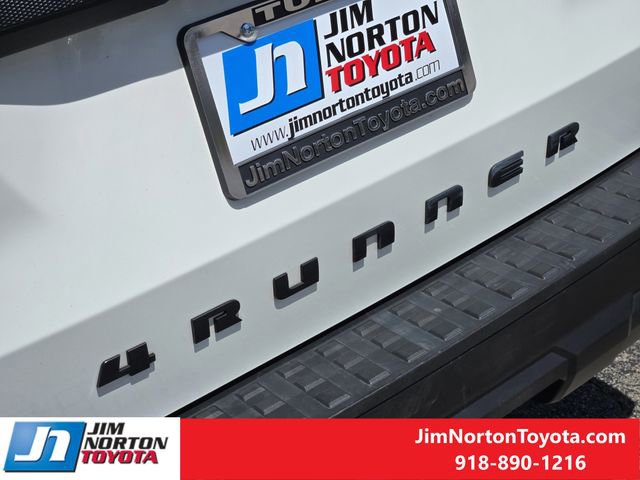 Used 2025 Toyota 4Runner SR5 AWD/4WD image 11