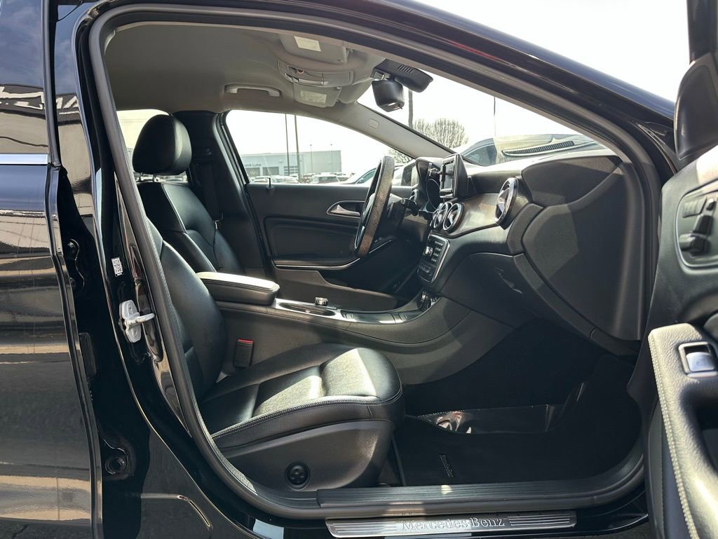 Used 2015 Mercedes-Benz GLA 250 image 32
