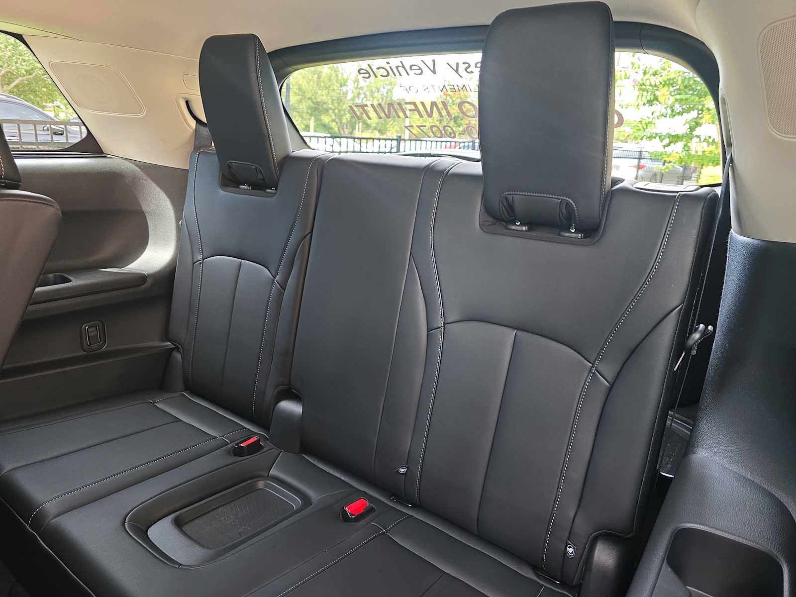 Certified 2026 INFINITI QX60 Luxe w/ Cargo Package FWD image 9