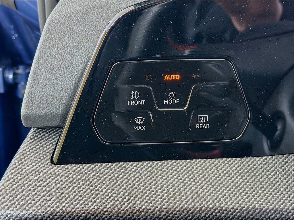 Used 2025 Volkswagen GTI SE image 29