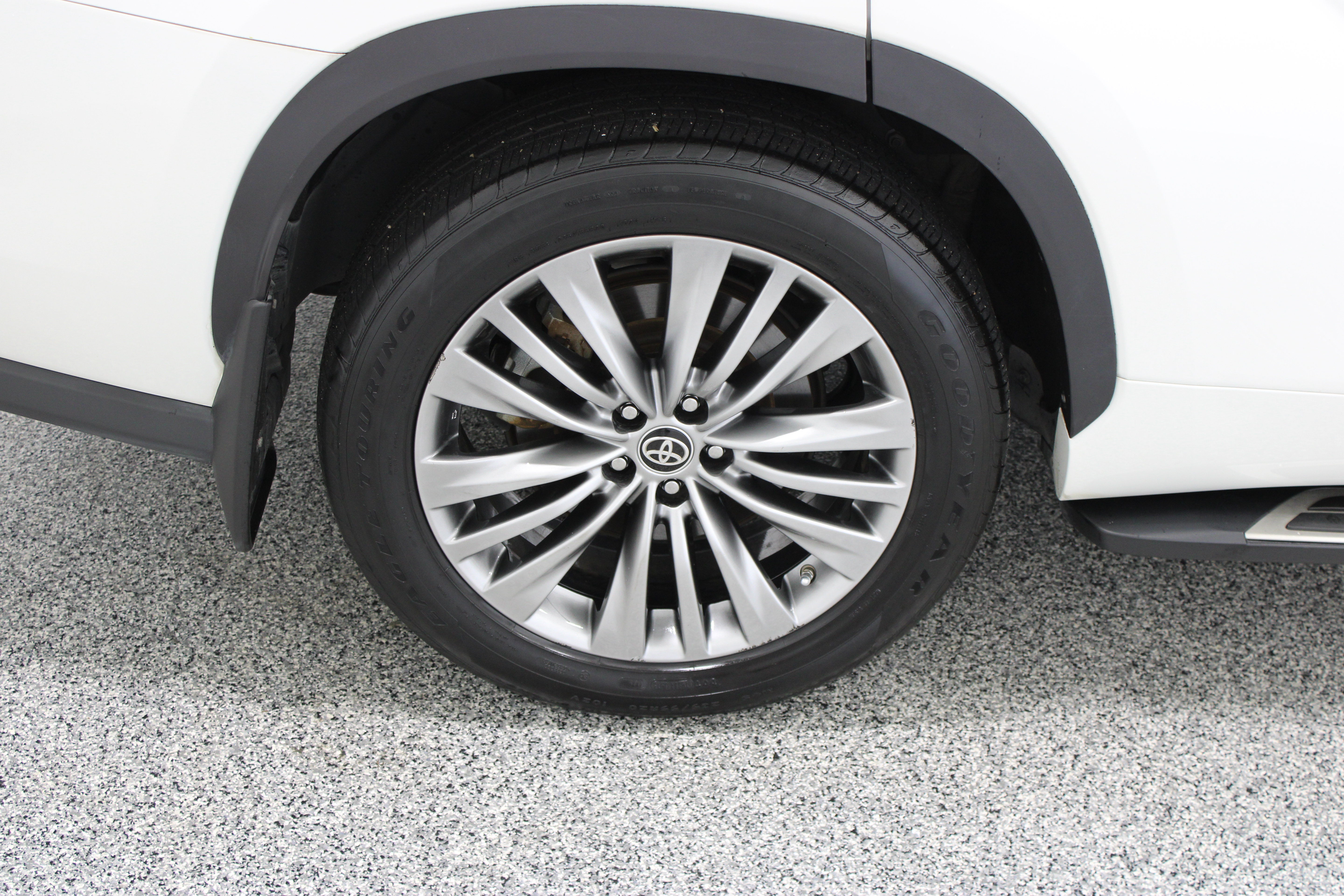 Used 2020 Toyota Highlander Platinum AWD/4WD image 6