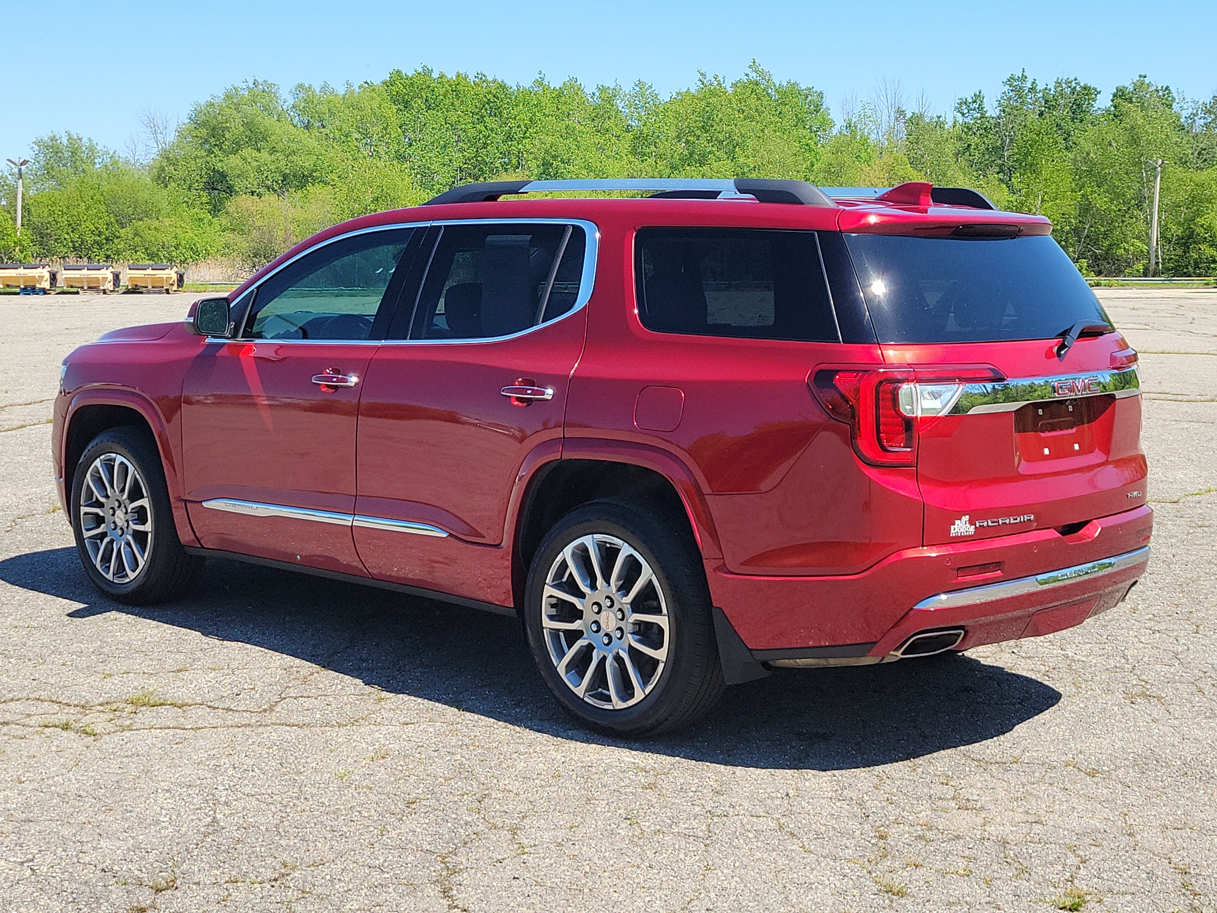 Used 2022 GMC Acadia Denali w/ Denali Ultimate Package AWD/4WD image 7