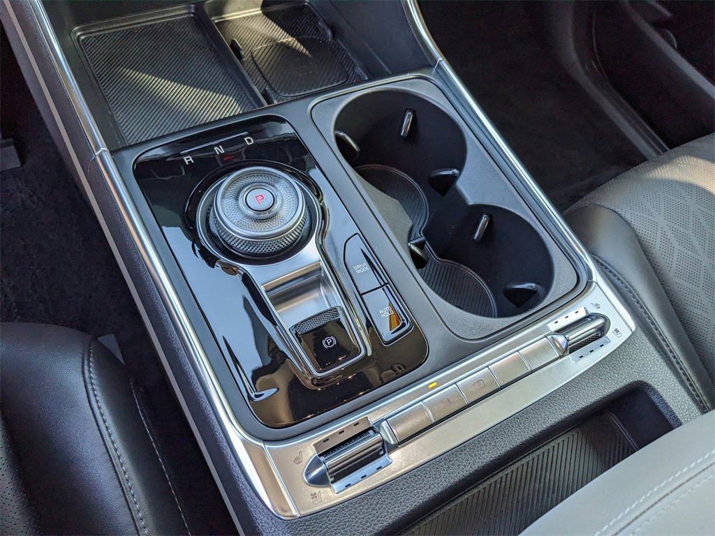 Certified 2025 Kia Carnival SX image 29