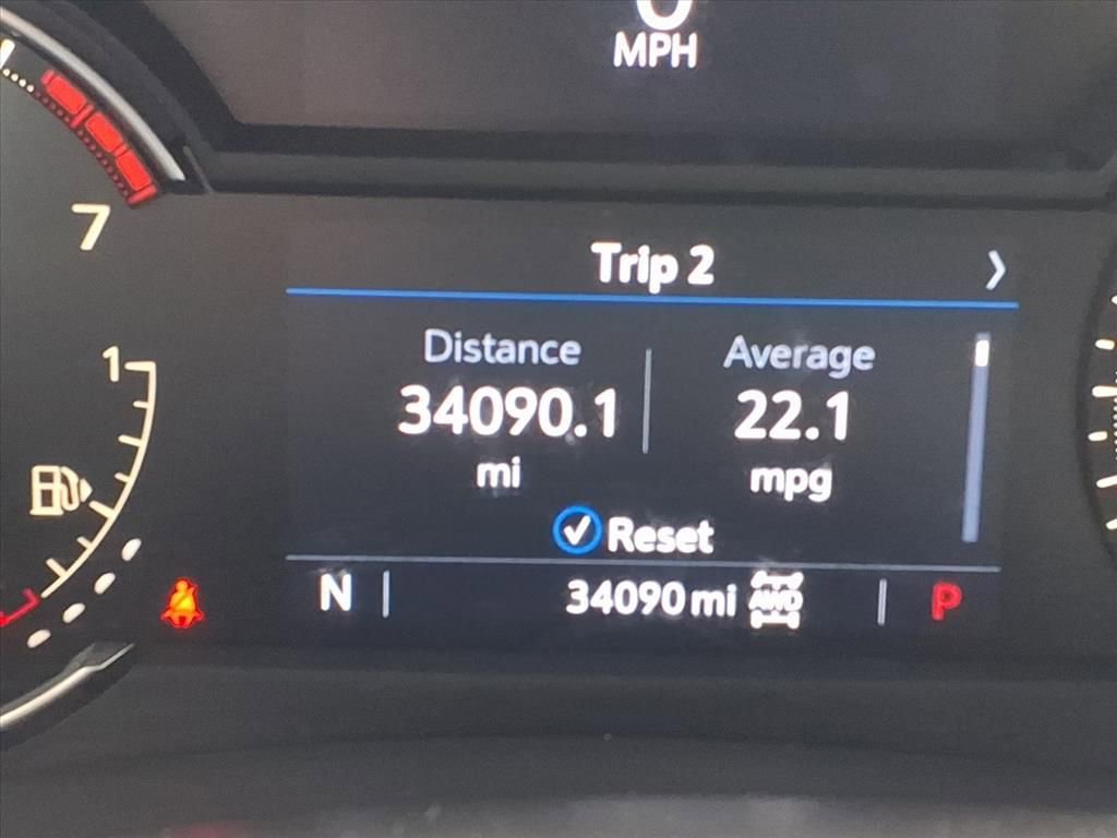 Used 2022 Cadillac XT4 Luxury w/ Cold Weather Package image 24