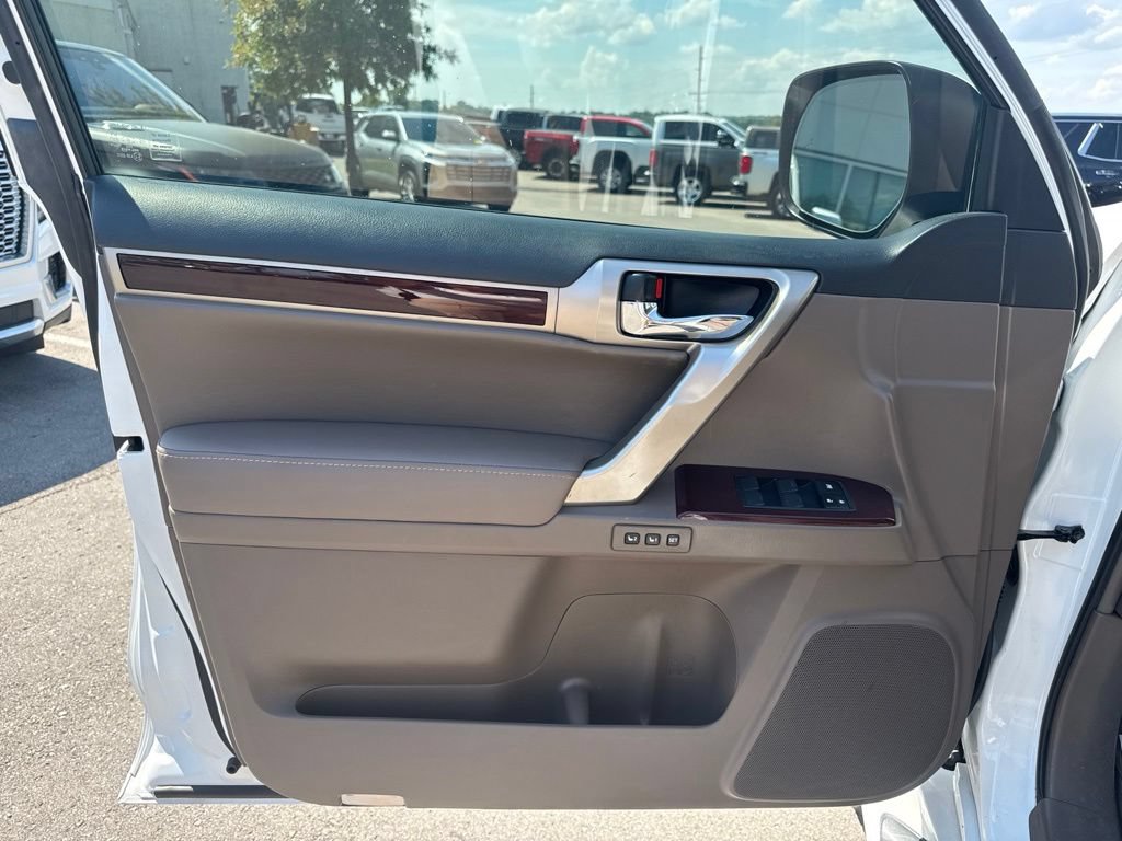 Used 2019 Lexus GX 460 AWD/4WD image 10