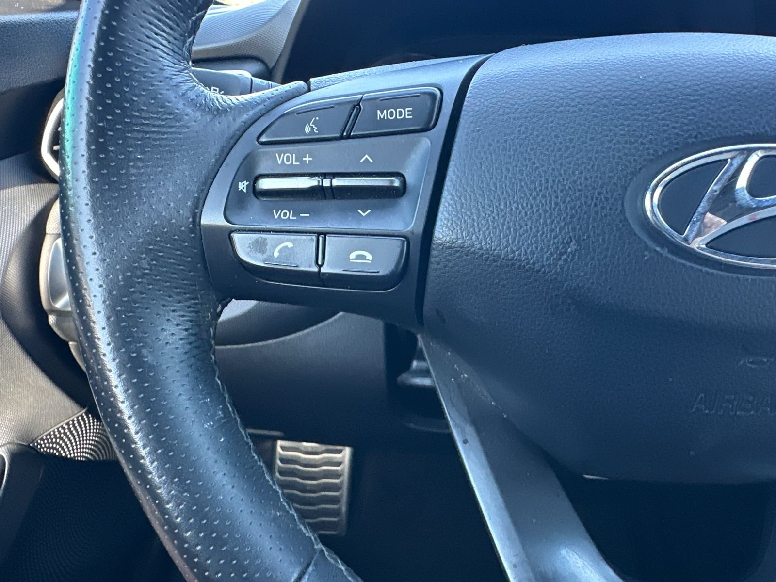 Used 2020 Hyundai Veloster Turbo Ultimate FWD image 19