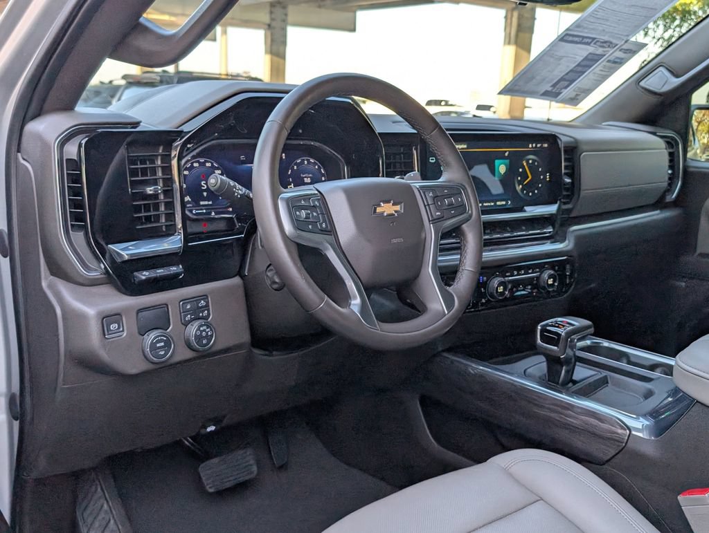 Certified 2022 Chevrolet Silverado 1500 LTZ w/ Technology Package RWD image 4